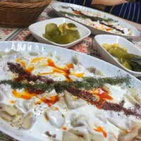 Photo taken at Öz Kafeterya Kayseri Mantıcısı by Ayşegül Ö. on 11/5/2021