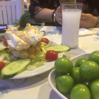 Photo taken at Mavraki Balık Restaurant by yasemin d. on 5/4/2018