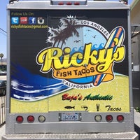 Foto tirada no(a) Ricky&amp;#39;s Fish Tacos por Dan R. em 6/11/2014