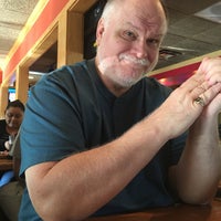 Photo taken at Applebee&amp;#39;s Grill + Bar by Roy M. on 5/25/2017