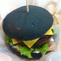 รูปภาพถ่ายที่ Stacks Burger โดย PT Y. เมื่อ 7/15/2013