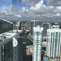 4/1/2018 tarihinde Brett D.ziyaretçi tarafından Viceroy Miami Hotel Pool'de çekilen fotoğraf