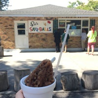 Photo taken at Sal&#39;s Sno-Ball Stand by Rebecca S. on 5/10/2017