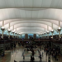 4/27/2015 tarihinde Kellan M.ziyaretçi tarafından Denver Uluslararası Havalimanı (DEN)'de çekilen fotoğraf