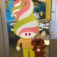 Photo taken at Menchie&amp;#39;s by Jacqueline M. on 9/13/2018