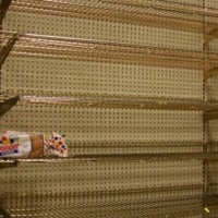 giant food store 450 e main st