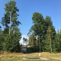 Photo taken at Kivikon frisbeegolfrata by Jonas P. on 7/26/2018