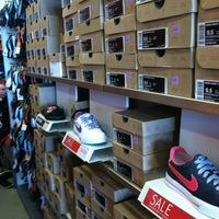 nike outlet jordan creek