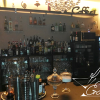 4/15/2016 tarihinde El Encanto Cocktail Barziyaretçi tarafından El Encanto Cocktail Bar'de çekilen fotoğraf