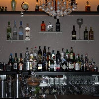 รูปภาพถ่ายที่ El Encanto Cocktail Bar โดย El Encanto Cocktail Bar เมื่อ 2/13/2015