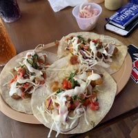 Foto tomada en Baja Taco Shop  por Estefi E. el 1/5/2019