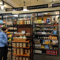 4/29/2018 tarihinde Nancy S.ziyaretçi tarafından Putnam Market'de çekilen fotoğraf
