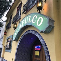 Foto tomada en Hazlo Inc DBA Acapulco Restaurant  por Ramon A. el 4/17/2017