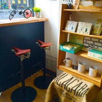 6/24/2015에 Vincent F.님이 Machine Cycling Café/Bike Shop and Repairs에서 찍은 사진
