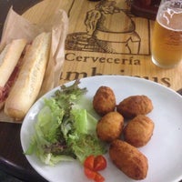 10/6/2013 tarihinde Vincent F.ziyaretçi tarafından Gambrinus Cervecería - Restaurante'de çekilen fotoğraf
