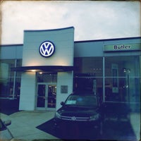 Снимок сделан в Butler Volkswagen пользователем ᴡ T. 10/28/2013