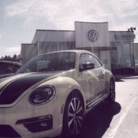 รูปภาพถ่ายที่ Butler Volkswagen โดย ᴡ T. เมื่อ 11/5/2013