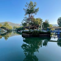Foto diambil di Saklı Göl Restaurant &amp;amp; Nature Club oleh Mert K. pada 10/28/2021