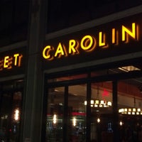 Foto diambil di Sweet Caroline&amp;#39;s Restaurant &amp;amp; Bar oleh Ron A. pada 3/30/2013