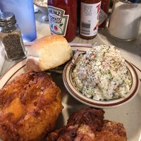 Photo taken at Dinah’s Chicken by Andrew P. on 11/22/2019