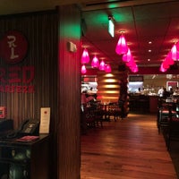 Foto diambil di Red Lantern Restaurant and Lounge oleh Diane S. pada 9/14/2018