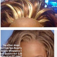 Photo prise au Wigs Tess wig hair boutique par Tess wigs hair Milwaukee #. le3/25/2016