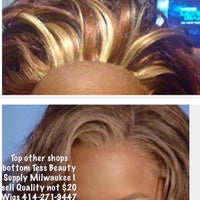 Das Foto wurde bei Wigs Tess wig hair boutique von Tess wigs hair Milwaukee #. am 3/25/2016 aufgenommen