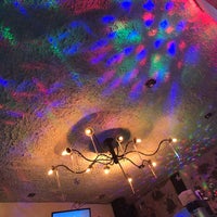 Снимок сделан в Rahi Restaurant &amp;amp; Lounge Bar пользователем Aleyda G. 3/24/2018