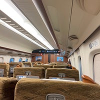 Photo taken at Platforms 13-14 by としパパ on 12/1/2022