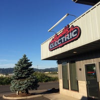 Photo taken at Reynolds Electric Inc. by Earl O. on 7/3/2015