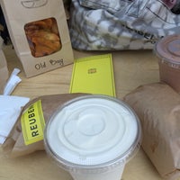 7/30/2016에 S K Y.님이 Sack Sandwiches에서 찍은 사진