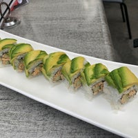 Foto scattata a Sushi Confidential da TheGreenGirl il 6/4/2022