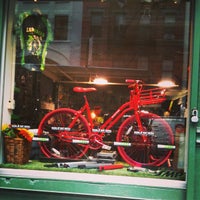 6/13/2013에 fred r.님이 Zen Bikes에서 찍은 사진