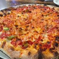 Photo taken at Santarpio&amp;#39;s Pizza by Alex T. on 9/3/2022