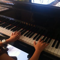 Photo taken at บ้านเปียโนพอเพียง by JeEd z Z Q. on 10/28/2012