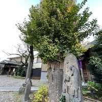 Photo taken at Tsukudo Hachiman Shrine by NORI on 11/25/2021