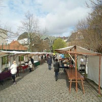 Photo taken at Antik- und Kunstmarkt am Schustehruspark by Thilo G. on 4/17/2016