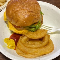 Photo taken at Freshness Burger by Minoru Y. on 7/12/2020