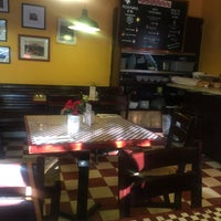 รูปภาพถ่ายที่ Café La Gloria โดย Luisa F. เมื่อ 12/26/2017