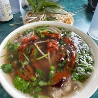Photo taken at Pho Que Huong by Tony D. on 12/7/2022