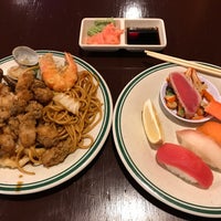 Снимок сделан в Lobster House Sushi &amp;amp; Hibachi Grill пользователем Tony D. 9/28/2017