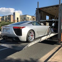 รูปภาพถ่ายที่ Lexus of Austin โดย Tony D. เมื่อ 8/30/2017