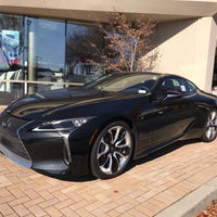 Das Foto wurde bei Hennessy Lexus of Gwinnett von Tony D. am 12/5/2018 aufgenommen