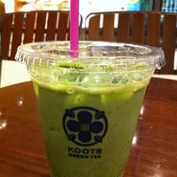 Photo taken at KOOTS GREEN TEA 東京ミッドタウン店 by Kazumi T. on 11/1/2012