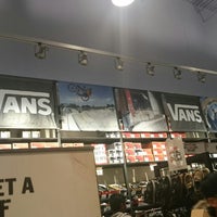 vans outlet vaughan mills