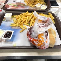 Photo taken at Burger King by Süleyman Ö. on 11/24/2018