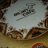 Photo prise au De Asian Cafe par Red R. le2/2/2013