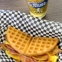 3/24/2015에 Crave Waffle Sandwich Creations님이 Crave Waffle Sandwich Creations에서 찍은 사진