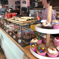 Photo taken at Choopy&amp;#39;s Cupcake &amp;amp; Coffee-Shop by Joon K. on 6/9/2017