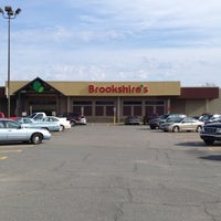 nearest brooks shoe store